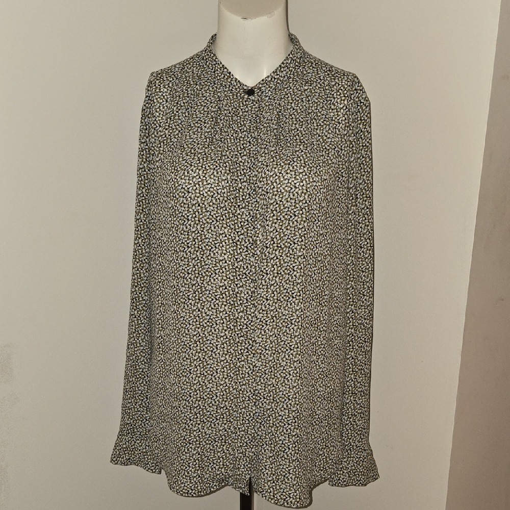 Ann Taylor Green and White Casual Button Down Shirt